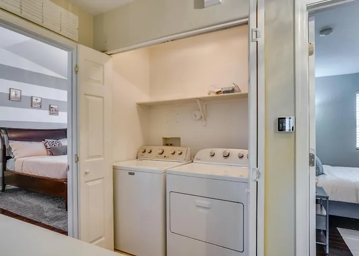Cozy Getaway W/ Hot Tub: 4 Mi To Casino Holiday home