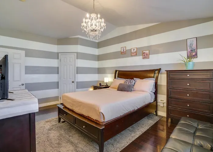 Cozy Getaway W/ Hot Tub: 4 Mi To Casino Holiday home *