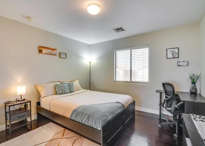 Holiday home Cozy Getaway W/ Hot Tub: 4 Mi To Casino