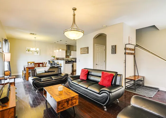 Holiday home Cozy Getaway W/ Hot Tub: 4 Mi To Casino *