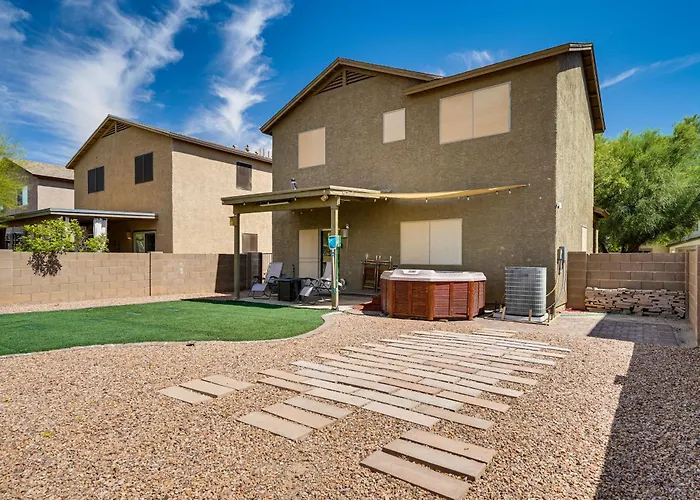 Holiday home Cozy Getaway W/ Hot Tub: 4 Mi To Casino *