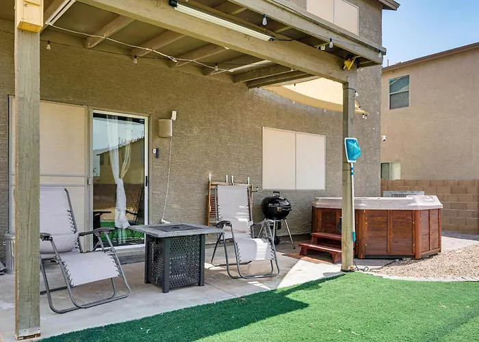 Cozy Getaway W/ Hot Tub: 4 Mi To Casino Holiday home Tucson
