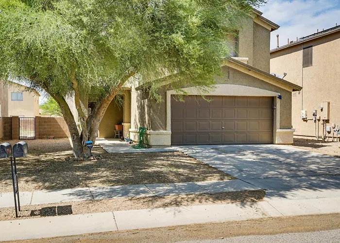 Cozy Getaway W/ Hot Tub: 4 Mi To Casino Holiday home Tucson